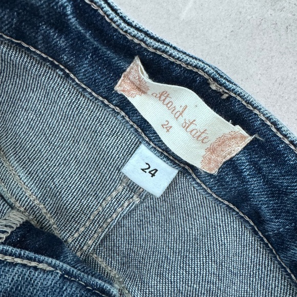 NWT JeansAltar'd State  Altar’d State Flare Jean - Picture 3 of 6